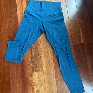 Lululemon size 6 teal pants